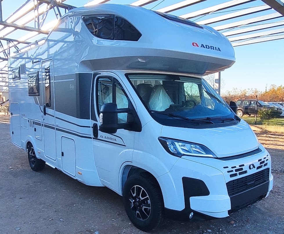 Camper Mansardato Adria Coral XL 660 SL versione 60esimo