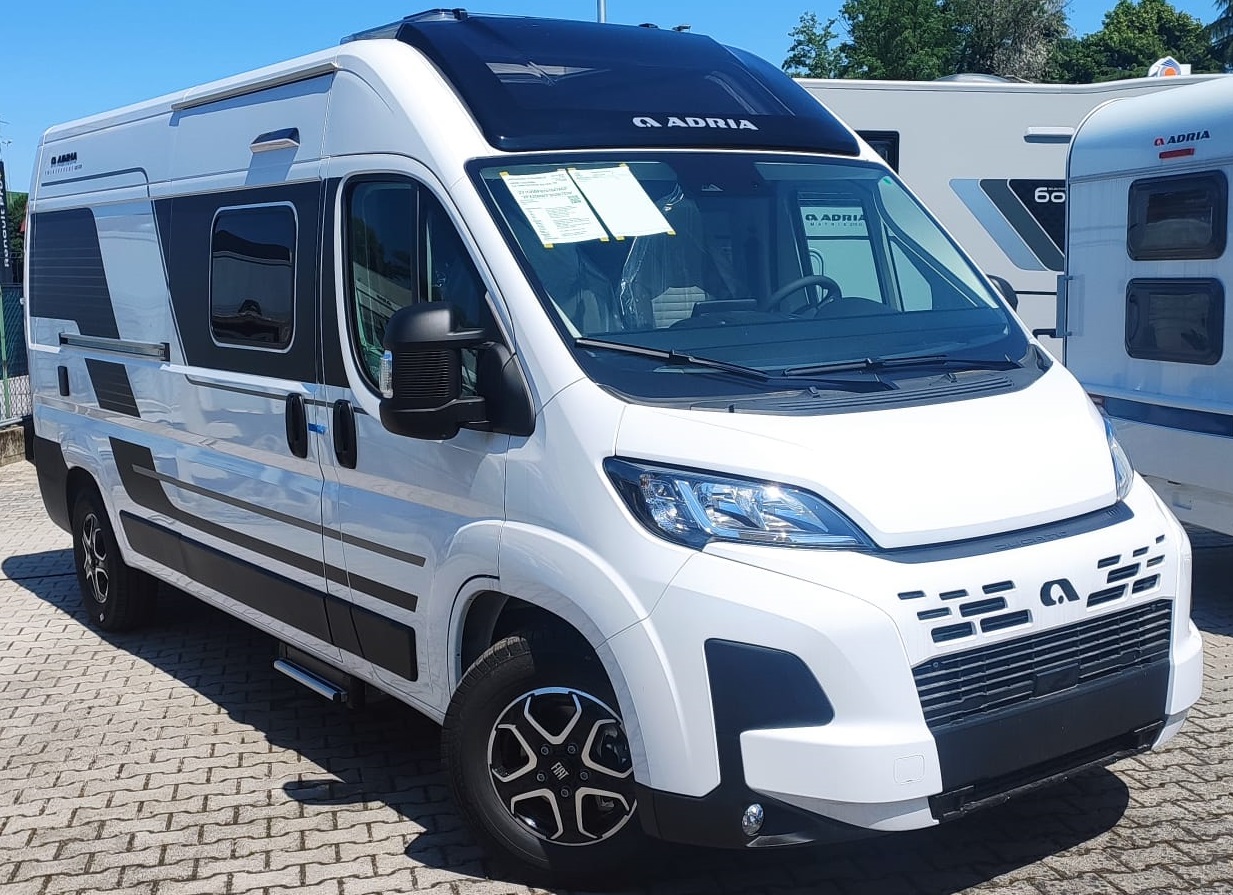van- Adria Twin Supreme 600 SPB