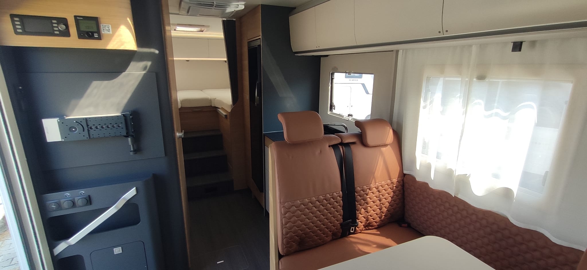 camper mansardato ADRIA Coral XL 660 SL-USATO - immagine 12