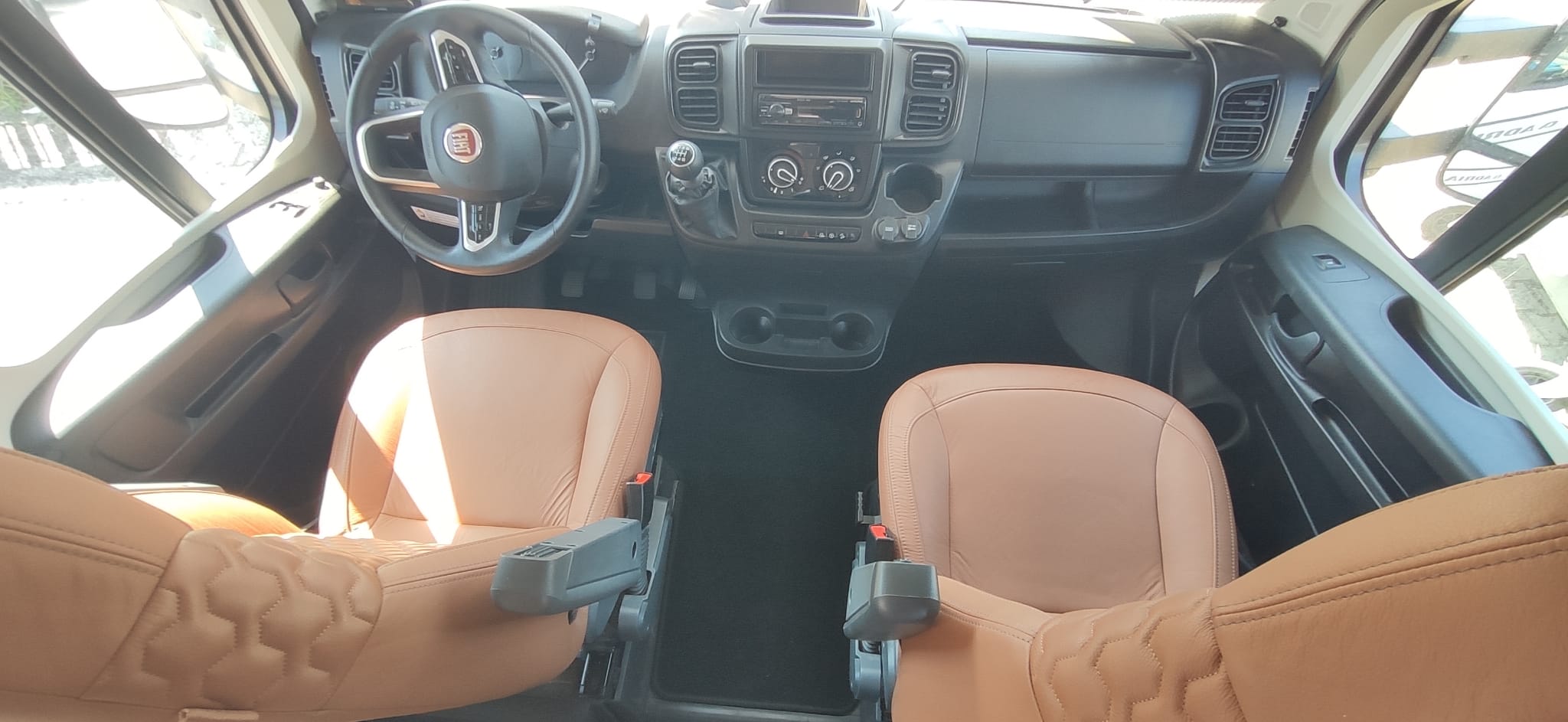 camper mansardato ADRIA Coral XL 660 SL-USATO - immagine 11