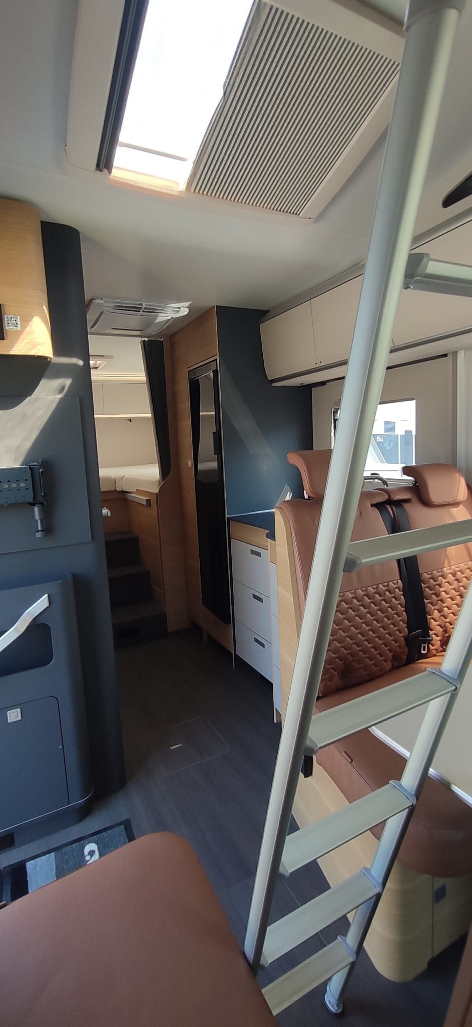camper mansardato ADRIA Coral XL 660 SL-USATO - immagine 9