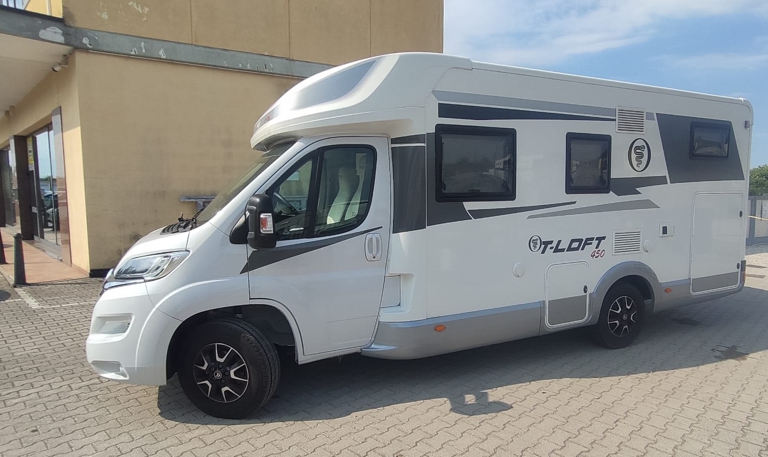camper semi integrale Elnagh T-LOFT 450-USATO - immagine 7