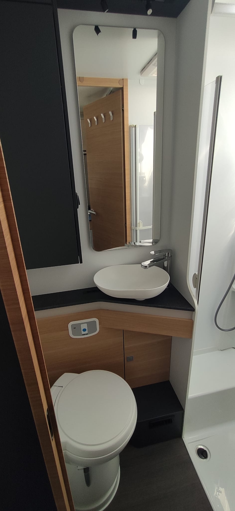 camper mansardato ADRIA Coral XL 660 SL-USATO - immagine 20